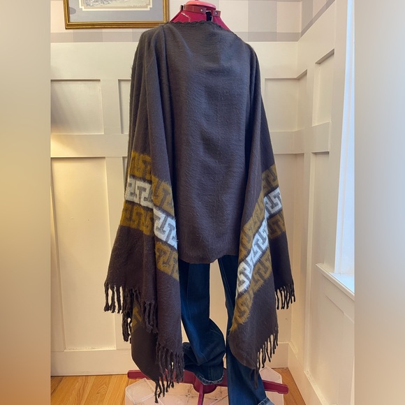 Jackets & Blazers - Alpaca Vintage Brown Poncho with Fringe Size Large